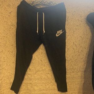 Nike matching capris ( other items sold sep)